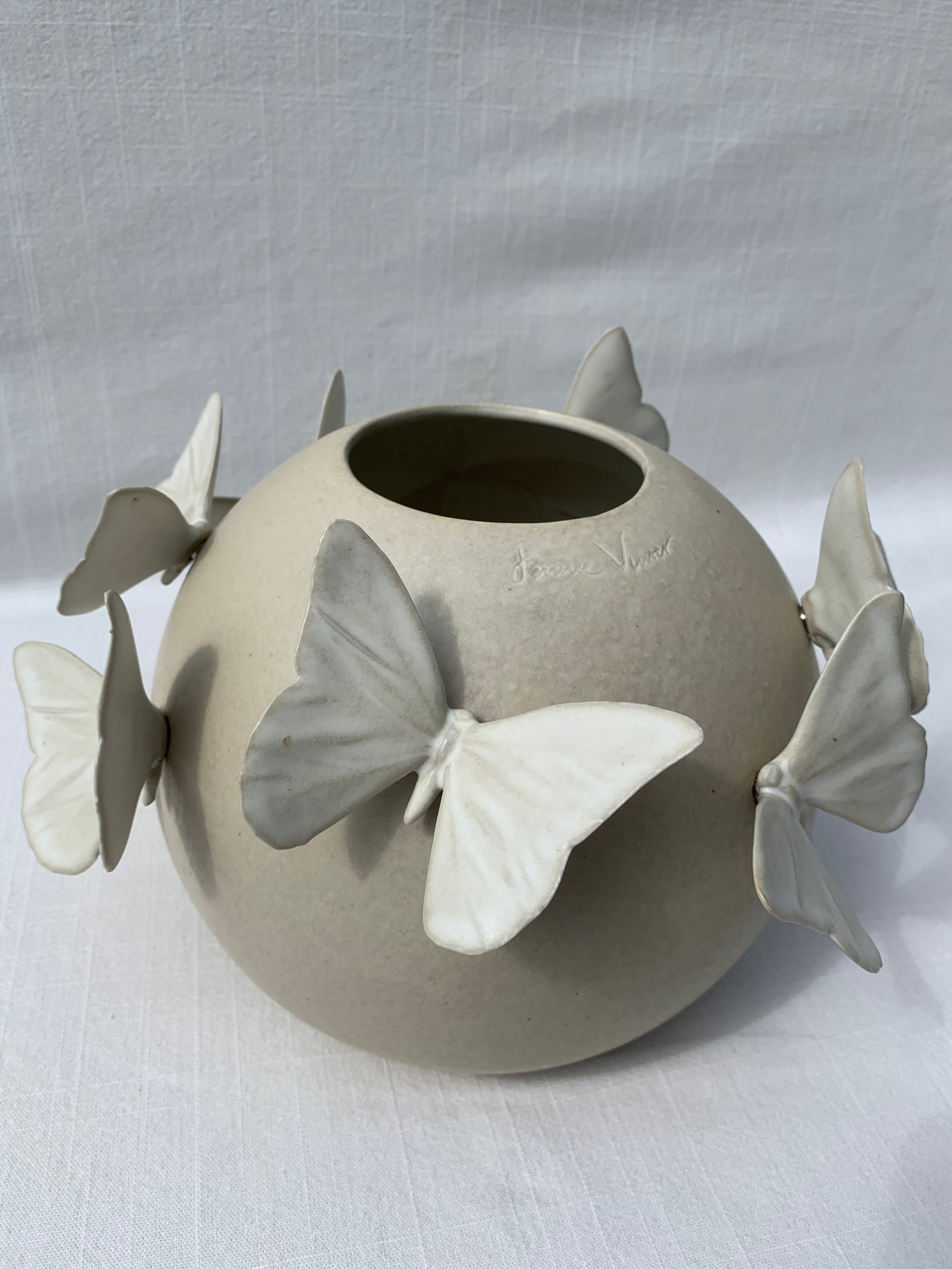 "MOON" Butterfly Vase - Matte Cream